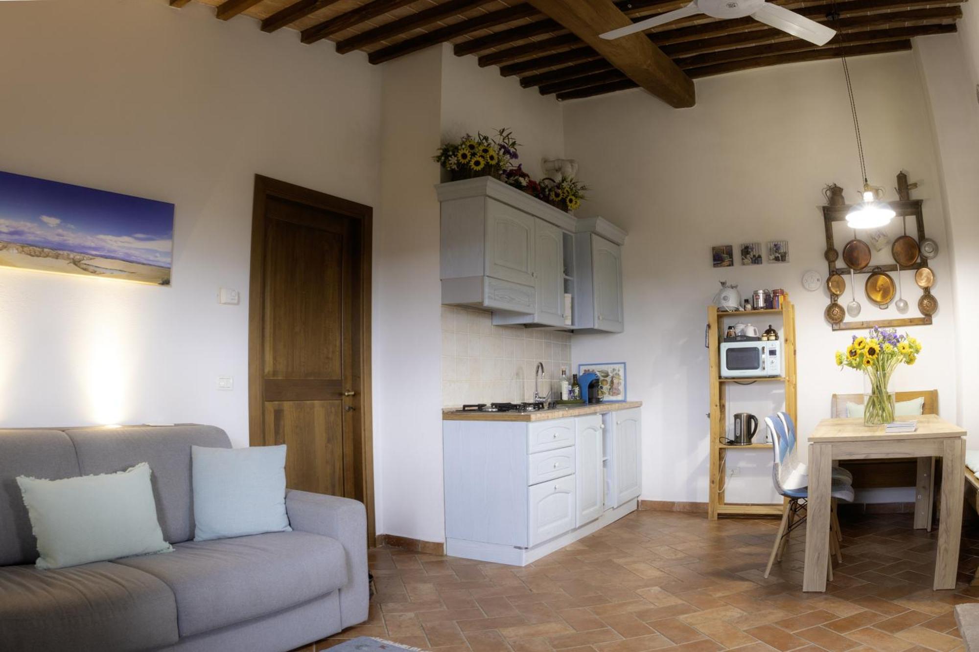 Relax Palazzo Monaci Apartment Asciano Exterior photo
